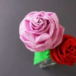 Rose Aus Krepppapier Basteln | Einfache Anleitung – Talu.de In Rosen Aus Krepp Basteln